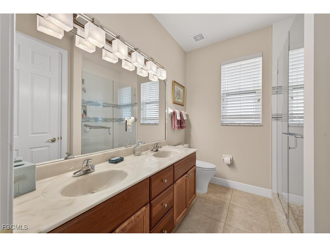 8839 Largo Mar Drive Estero FL 33967 2025023143 image22