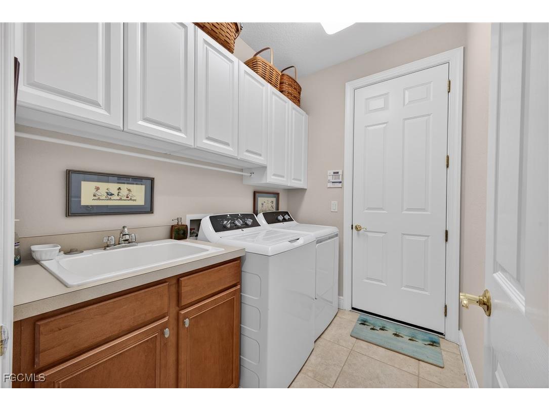 8839 Largo Mar Drive Estero FL 33967 2025023143 image25