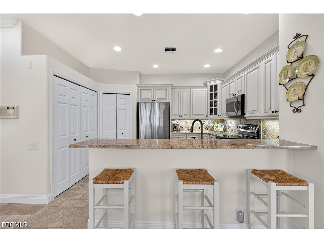 8839 Middlebrook Drive Fort Myers FL 33908 2026017714 image2