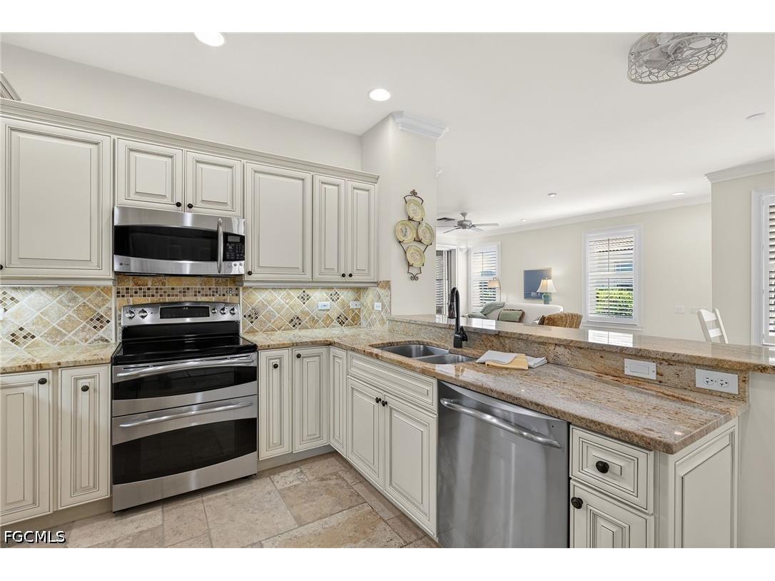 8839 Middlebrook Drive Fort Myers FL 33908 2026017714 image5