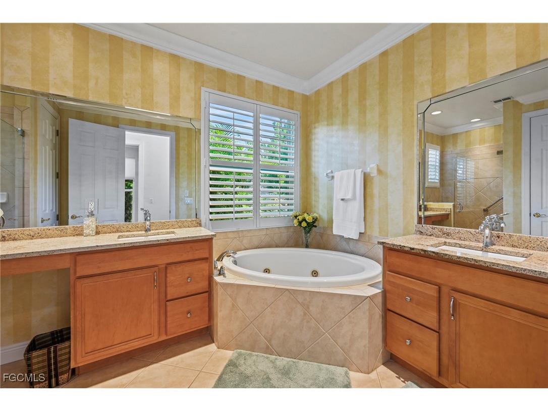 8847 Largo Mar Drive Estero FL 33967 2025015319 image20