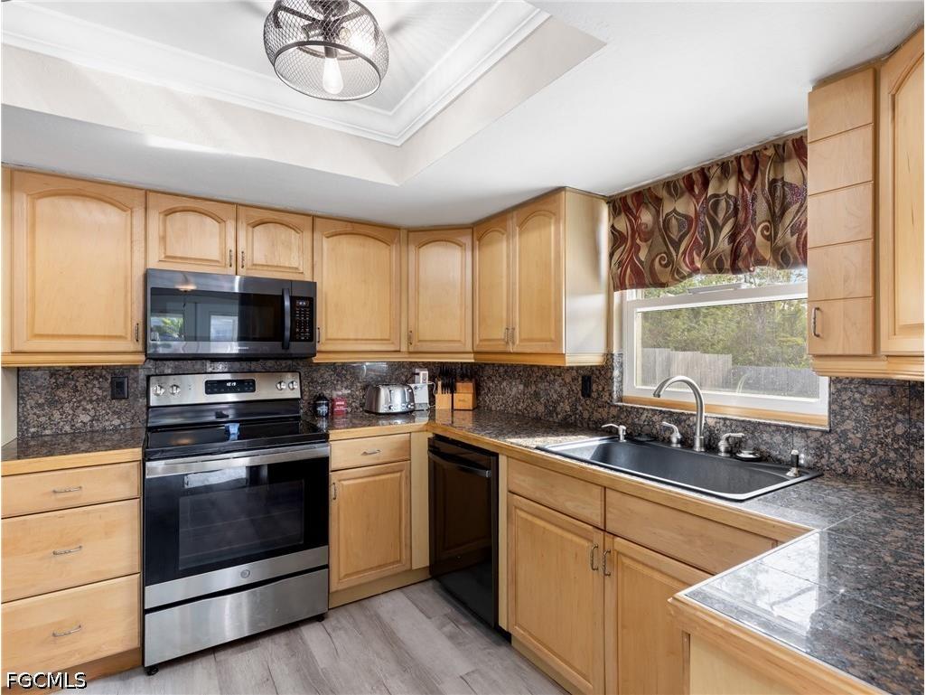 8848 Fordham Street Fort Myers FL 33907 2026013553 image12