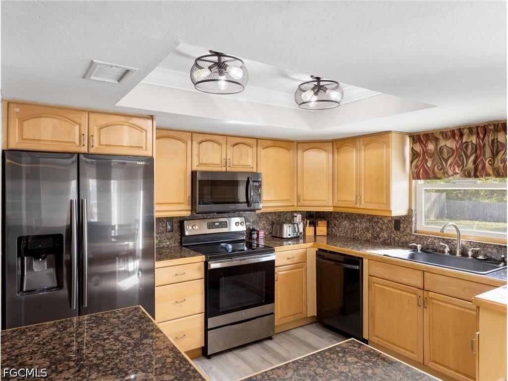 8848 Fordham Street Fort Myers FL 33907 2026013553 image13