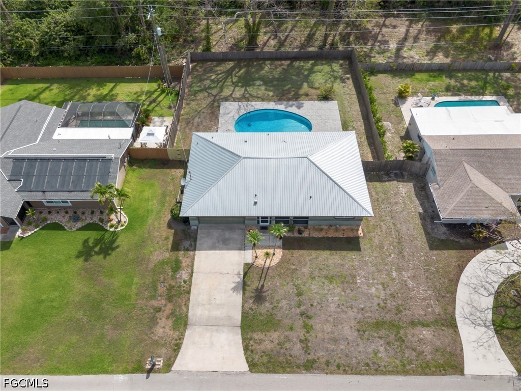 8848 Fordham Street Fort Myers FL 33907 2026013553 image2