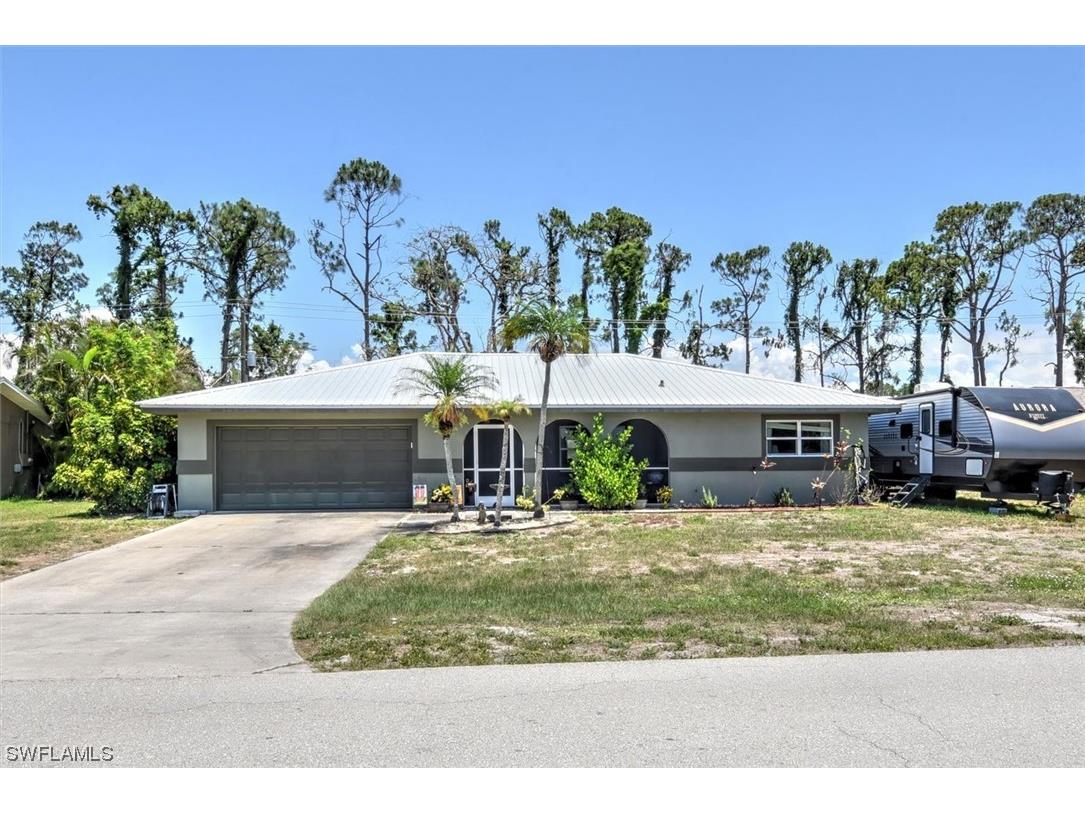 8848 Fordham Street Fort Myers FL 33907 223038743 image1