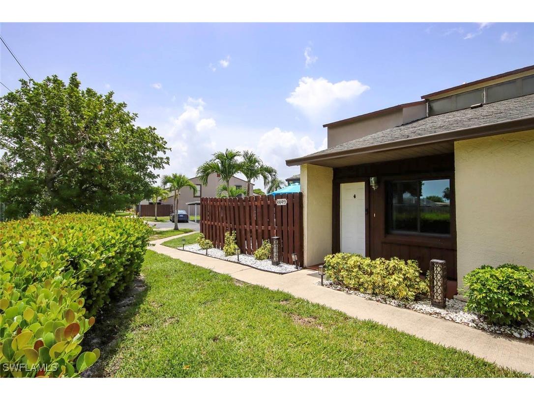 8849 Somerset Boulevard Fort Myers FL 33919 225059121 image1