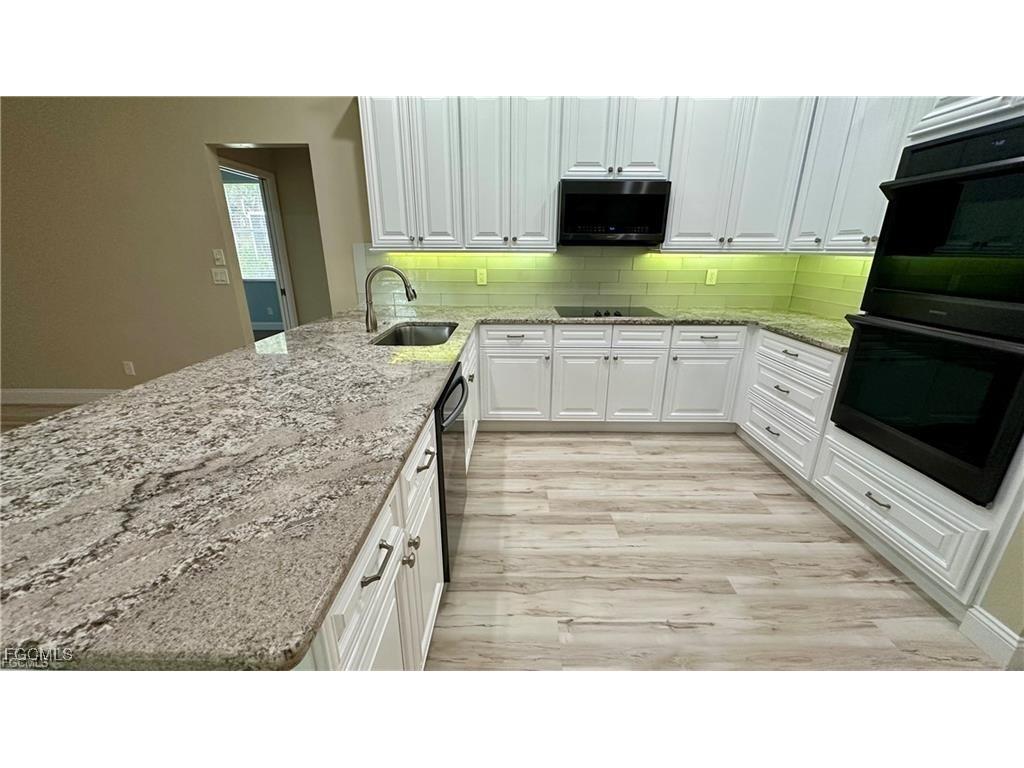 8850 Creek Run Drive Bonita Springs FL 34135 2025011640 image2