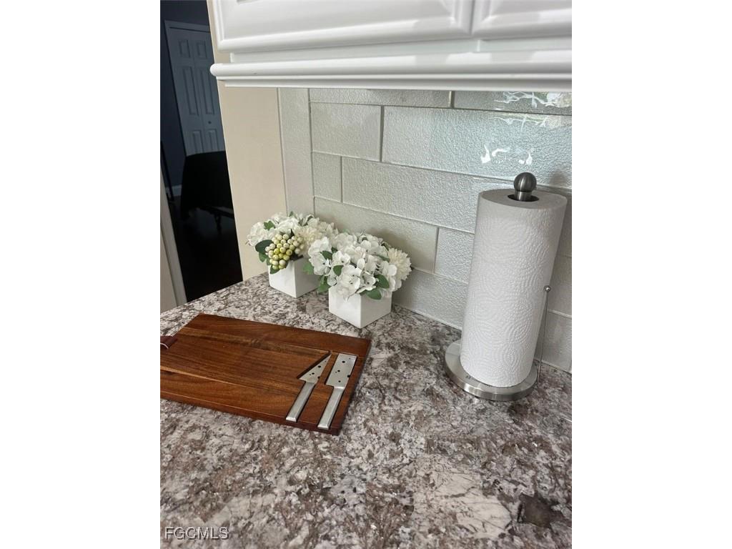 8850 Creek Run Drive Bonita Springs FL 34135 2025011640 image3