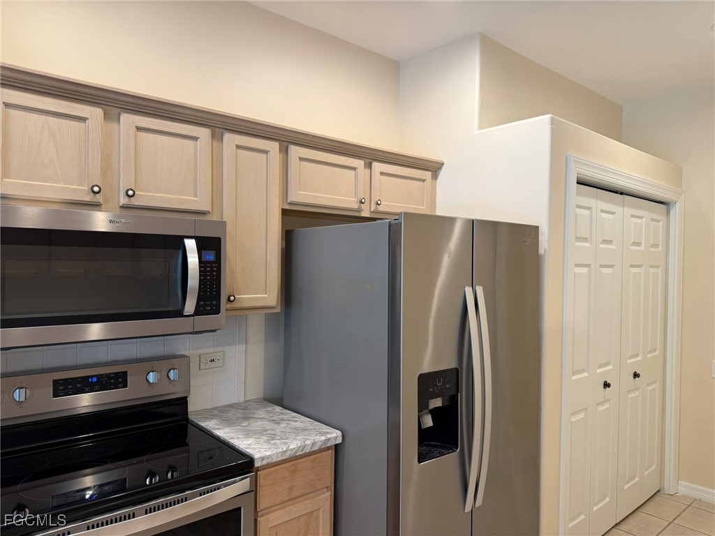 8853 Middlebrook Drive Fort Myers FL 33908 2025007189 image16