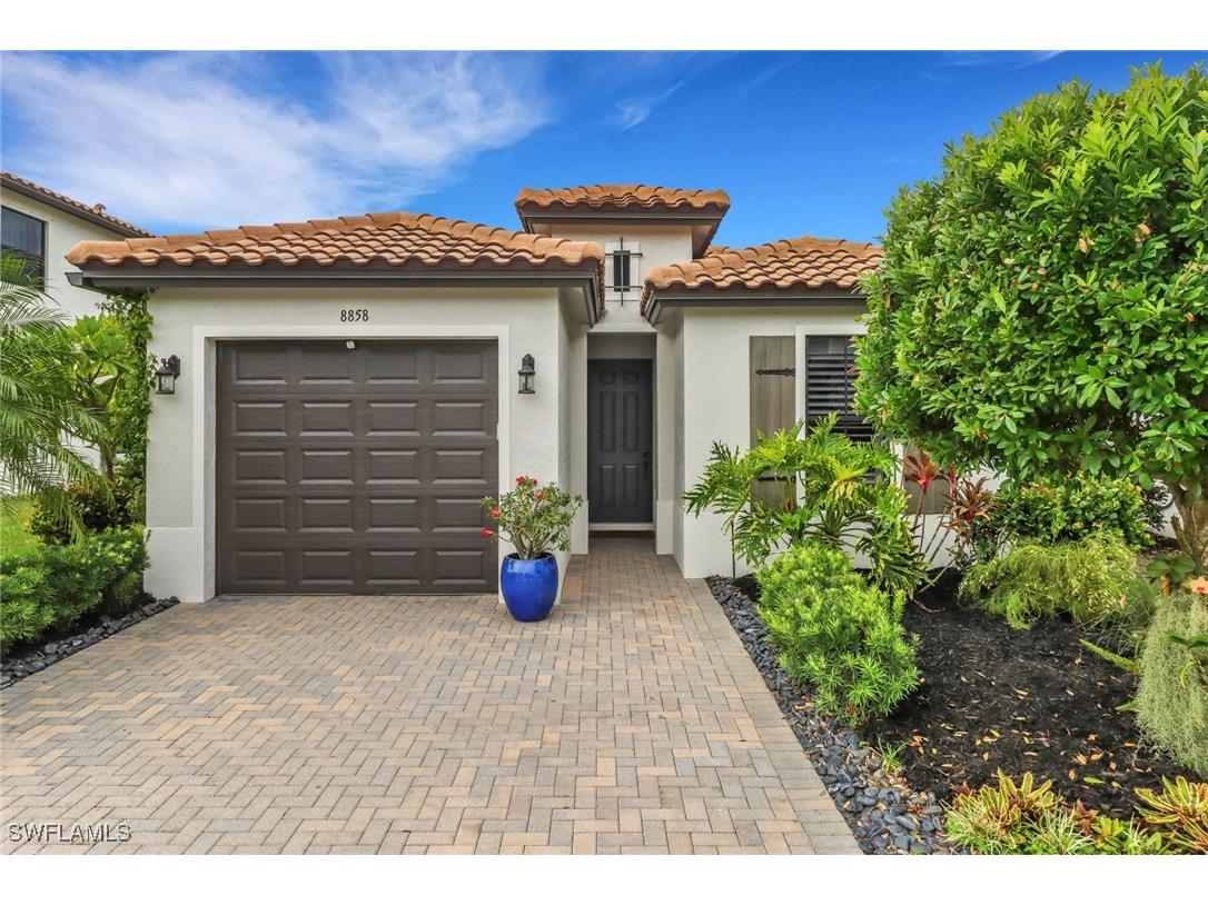 8858 Madrid Circle Naples FL 34104 225069610 image1