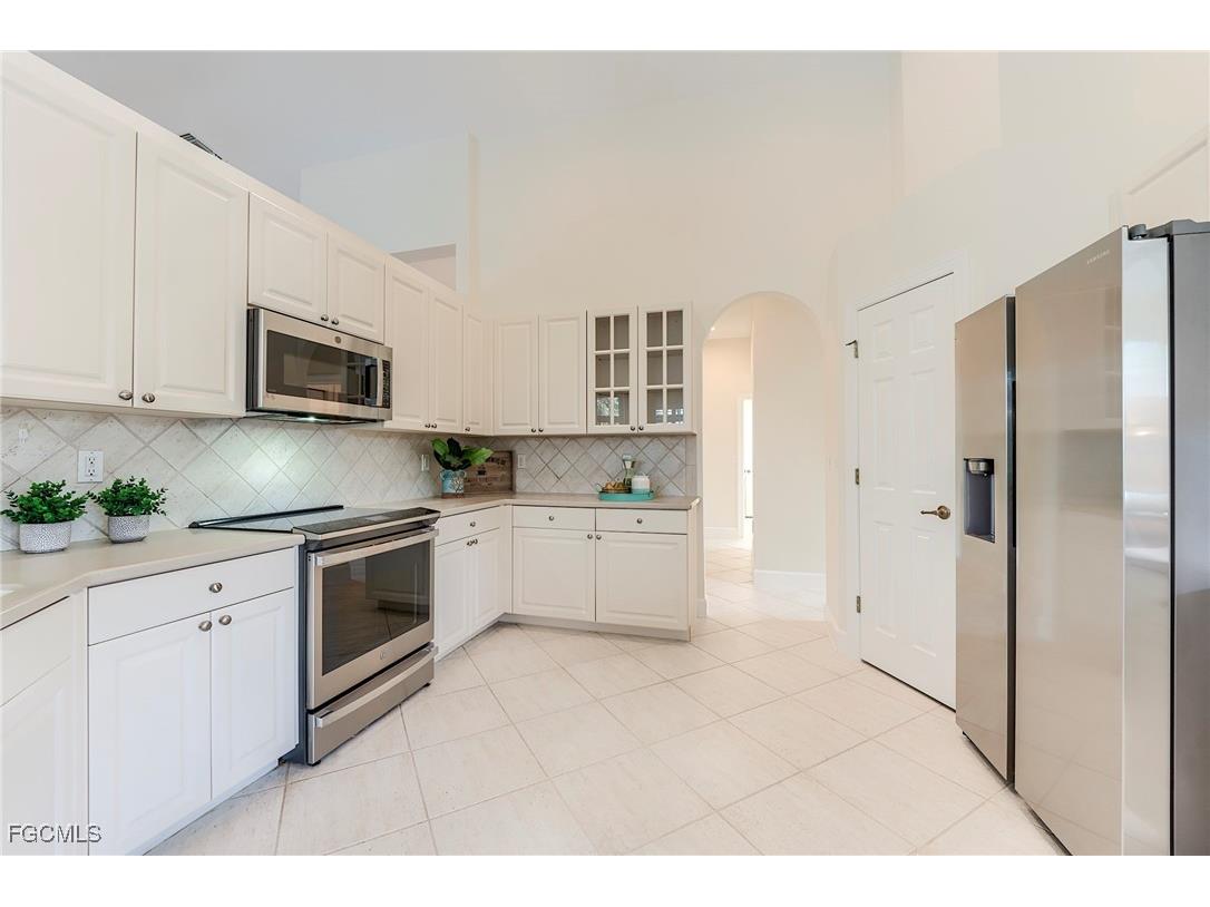 8865 New Castle Drive Fort Myers FL 33908 2025008442 image19