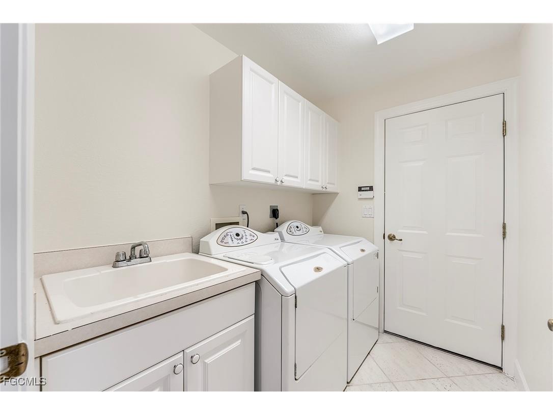 8865 New Castle Drive Fort Myers FL 33908 2025008442 image20