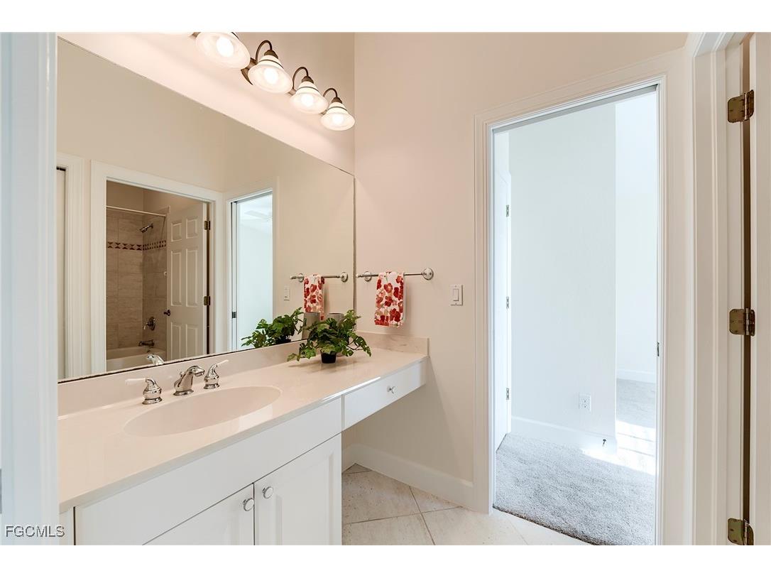 8865 New Castle Drive Fort Myers FL 33908 2025008442 image27