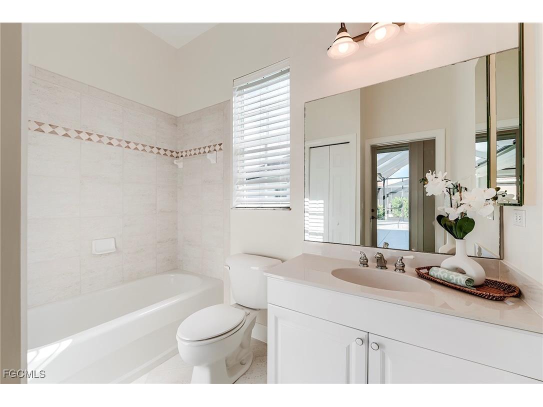 8865 New Castle Drive Fort Myers FL 33908 2025008442 image29