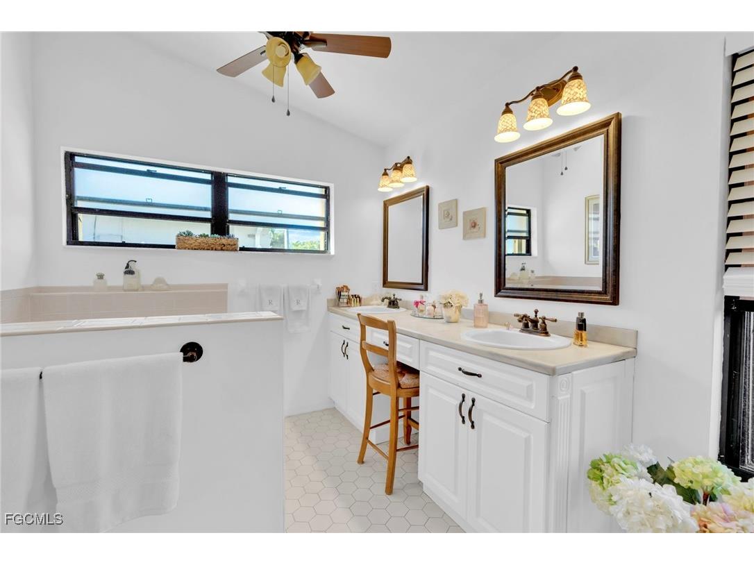8866 Banyan Cove Circle Fort Myers FL 33919 2026001946 image25