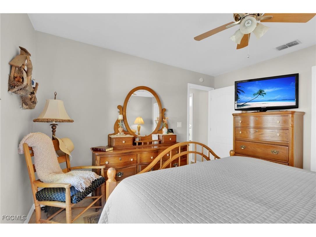 8866 Banyan Cove Circle Fort Myers FL 33919 2026001946 image32
