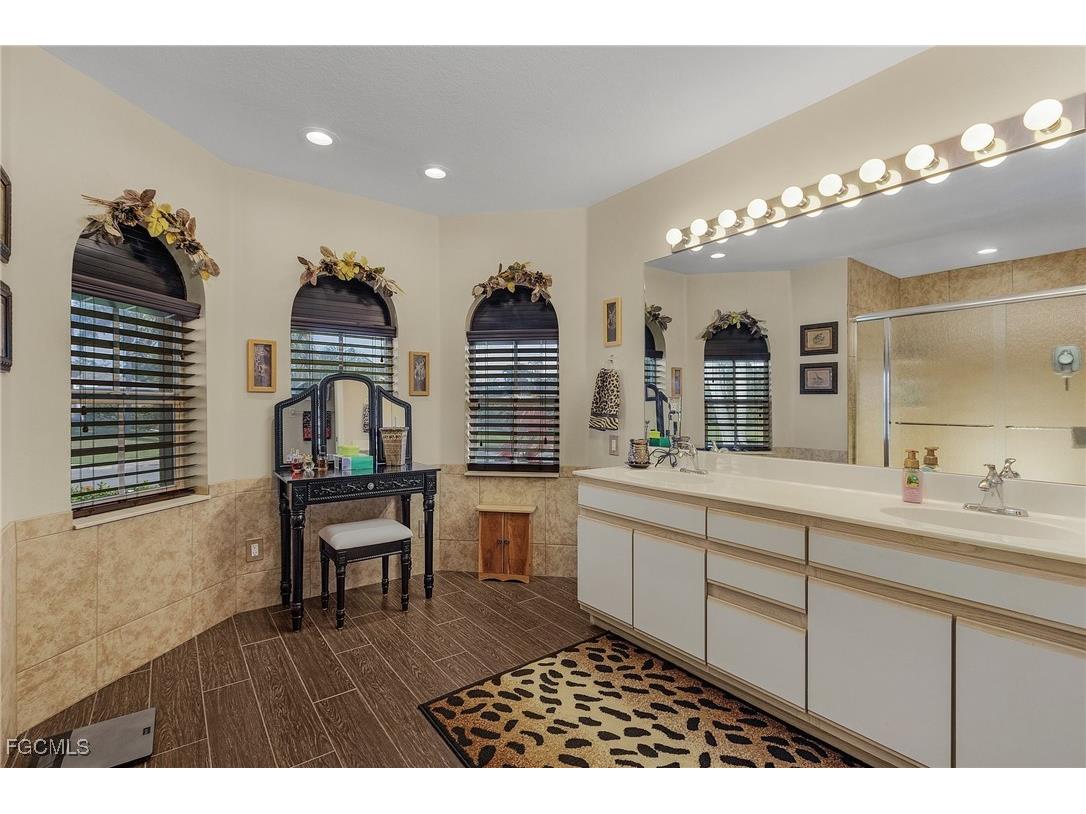 8867 Staghorn Way Fort Myers FL 33908 2025008330 image14