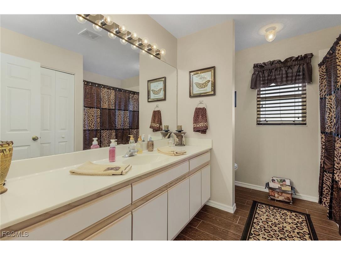 8867 Staghorn Way Fort Myers FL 33908 2025008330 image17