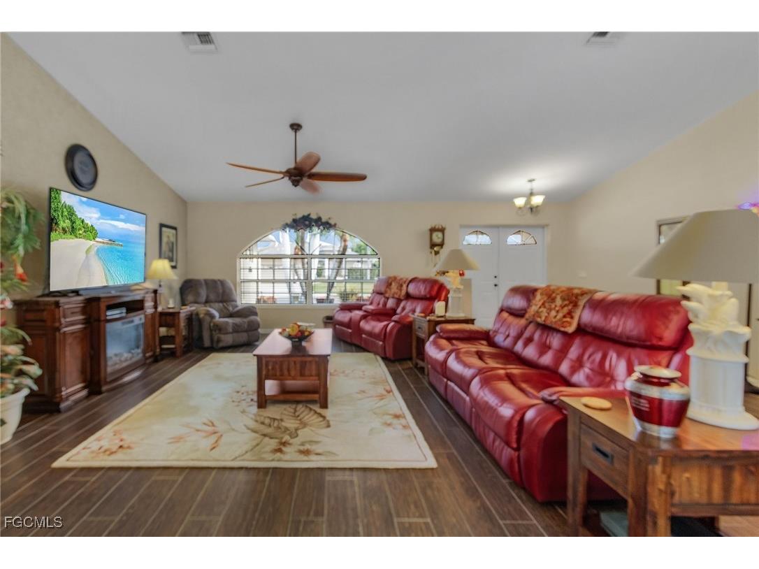 8867 Staghorn Way Fort Myers FL 33908 2025008330 image5