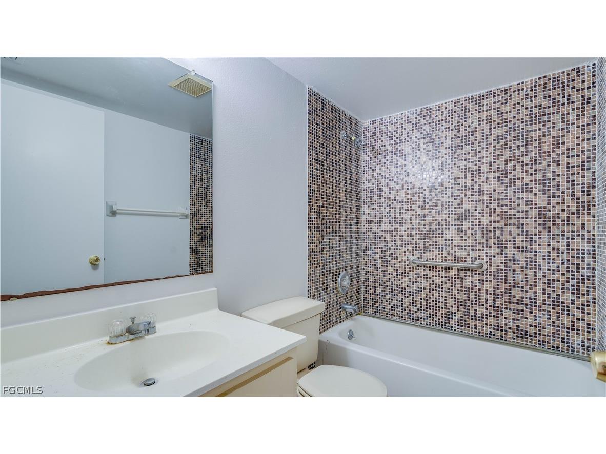 8867 Somerset Boulevard Fort Myers FL 33919 2026002537 image18