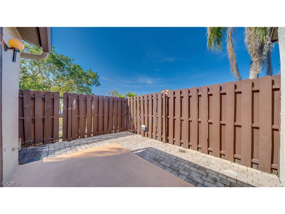 8867 Somerset Boulevard Fort Myers FL 33919 2026002537 image20