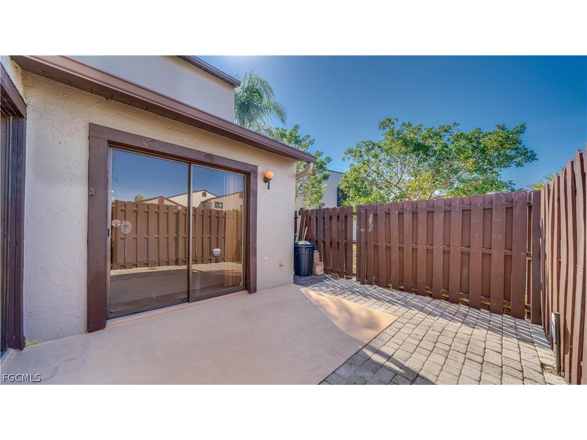 8867 Somerset Boulevard Fort Myers FL 33919 2026002537 image25