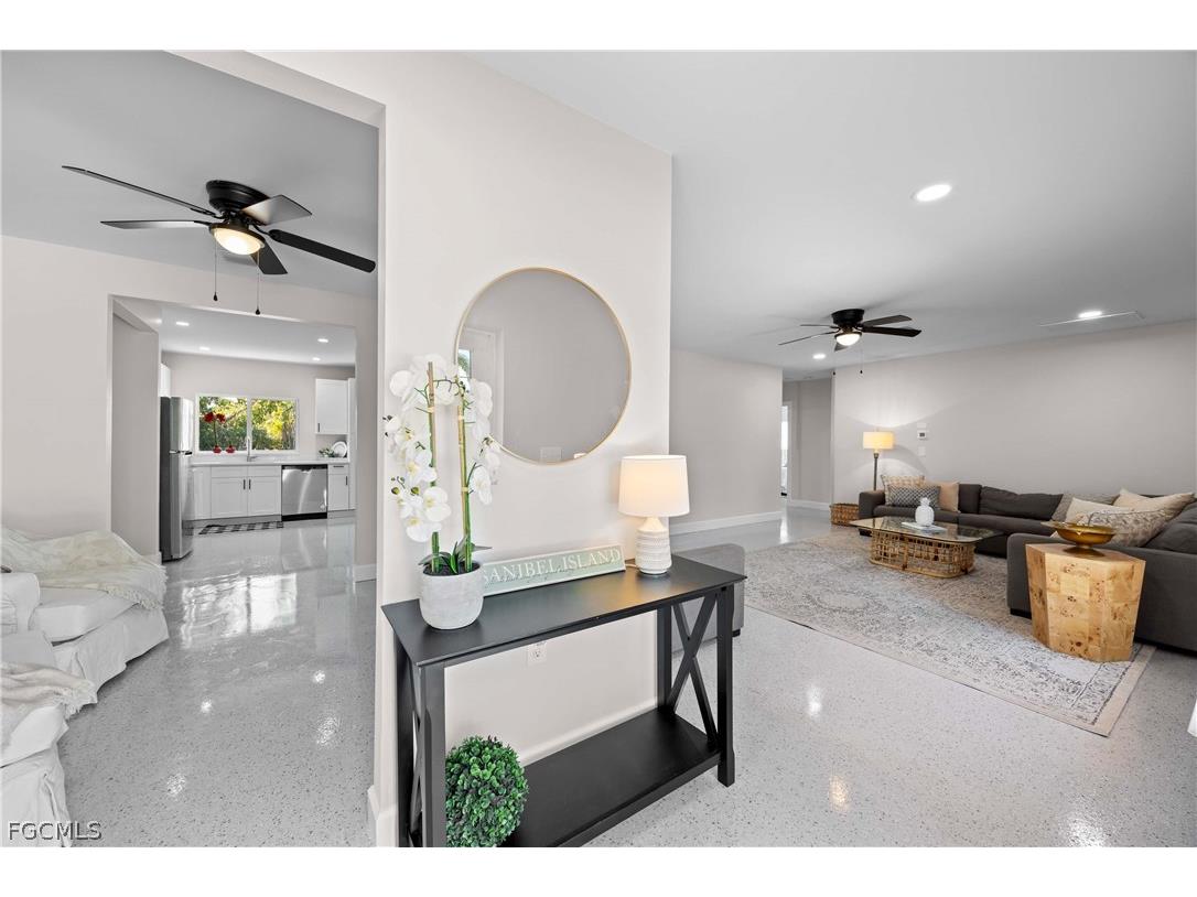 887 Casa Ybel Road Sanibel FL 33957 2026012925 image1