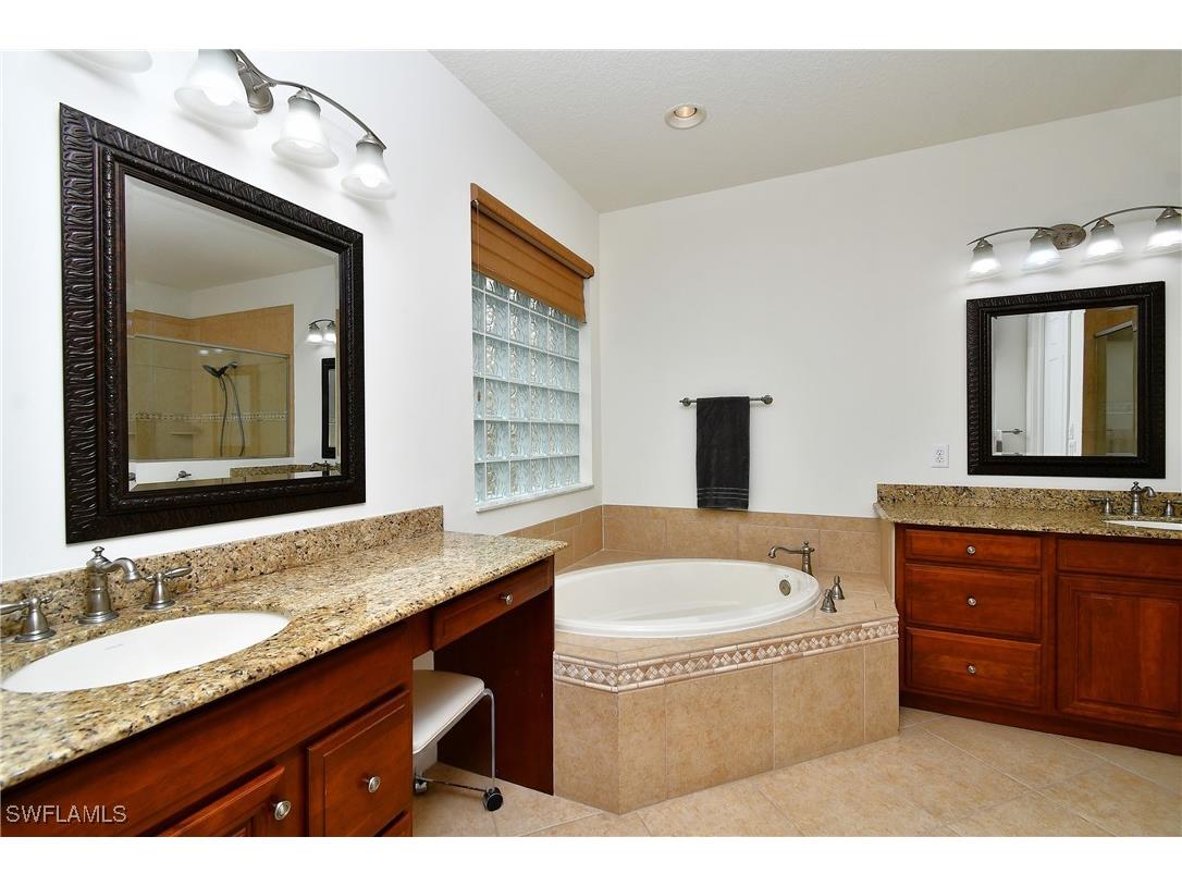 8871 Biella Court Estero FL 33967 225054293 image18