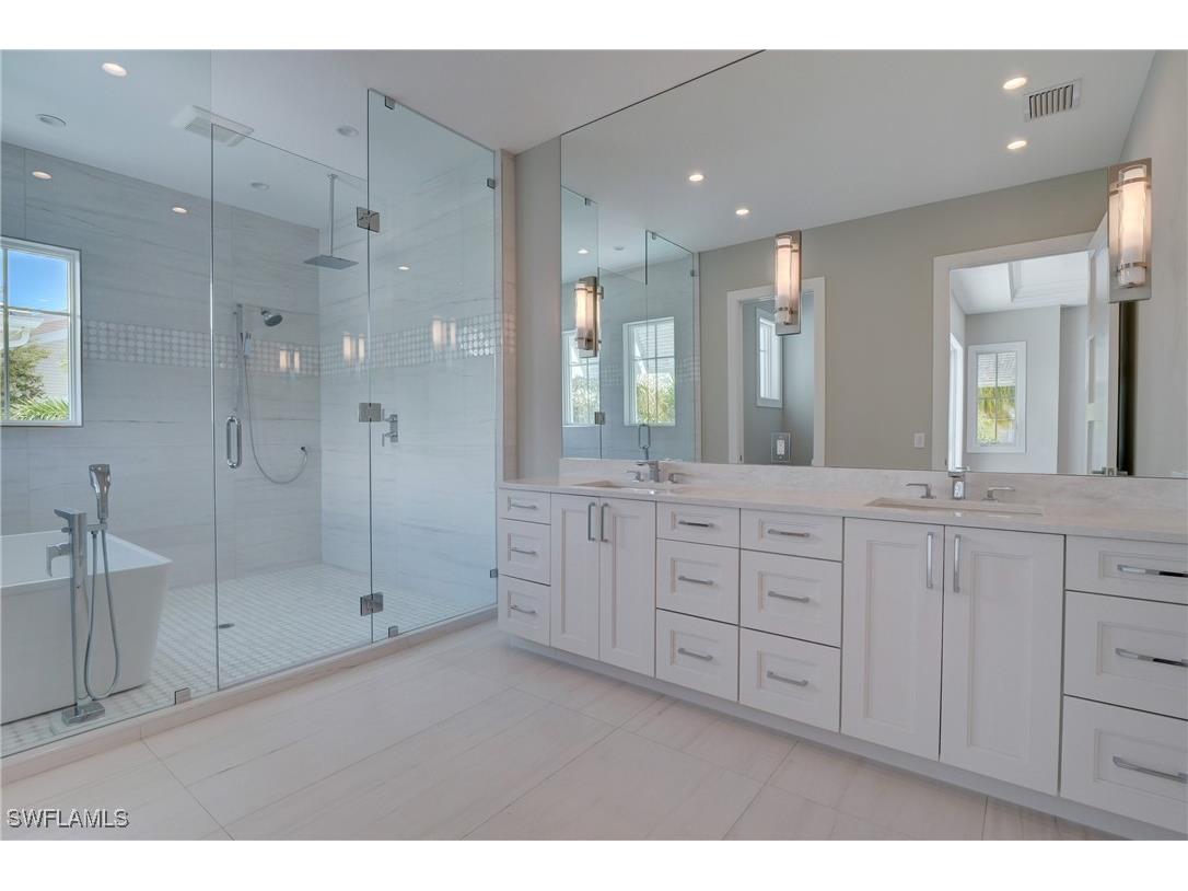 888 10th Avenue S Naples FL 34102 225070613 image20