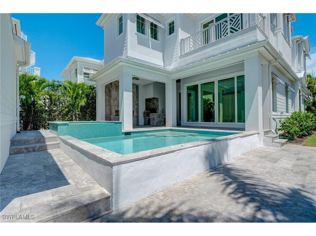 888 10th Avenue S Naples FL 34102 225070613 image3