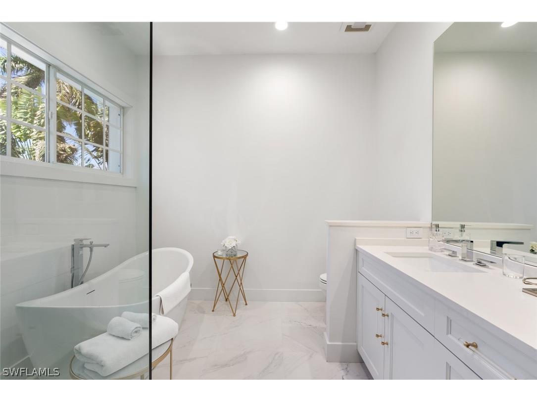 888 10th Street S #101 Naples FL 34102 226009752 image17