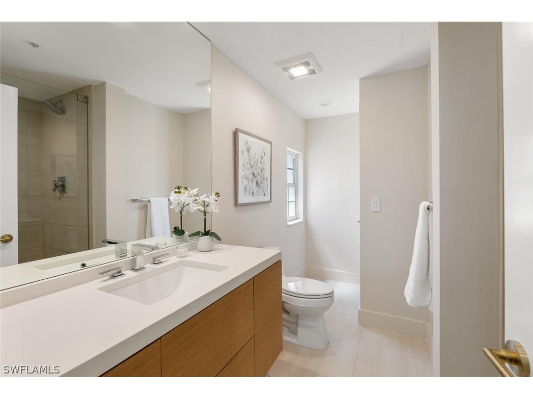 888 10th Street S #101 Naples FL 34102 226009752 image21