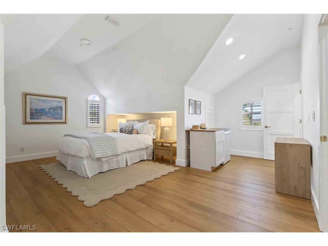 888 10th Street S #101 Naples FL 34102 226009752 image22