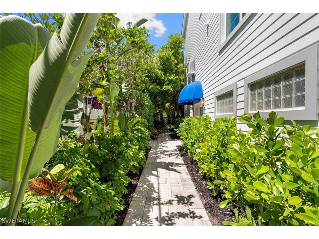 888 10th Street S #101 Naples FL 34102 226009752 image28