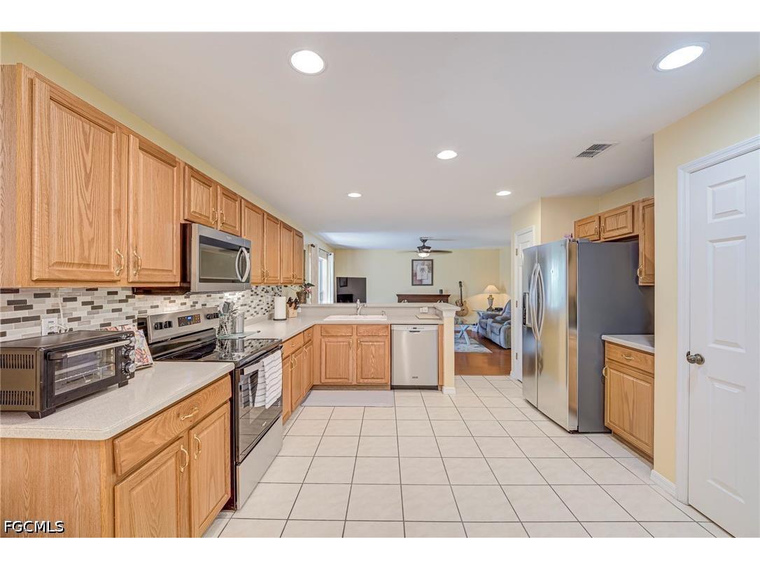 8889 Fawn Ridge Drive Fort Myers FL 33912 2026025978 image9