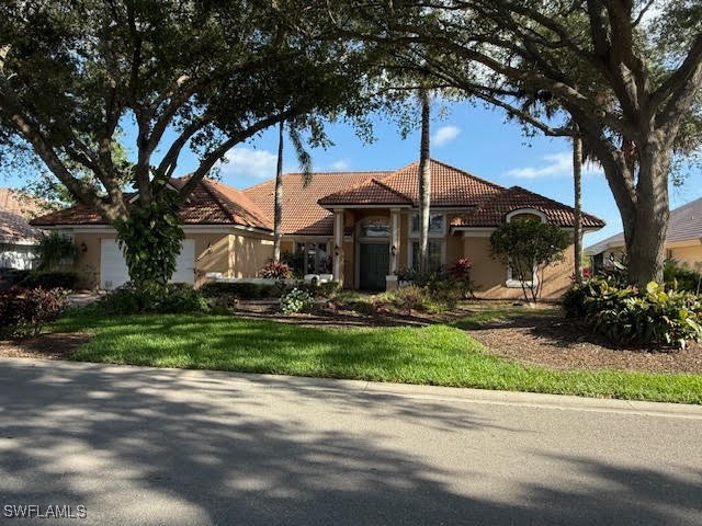 889 Wyndemere Way Naples FL 34105 225048577 image1