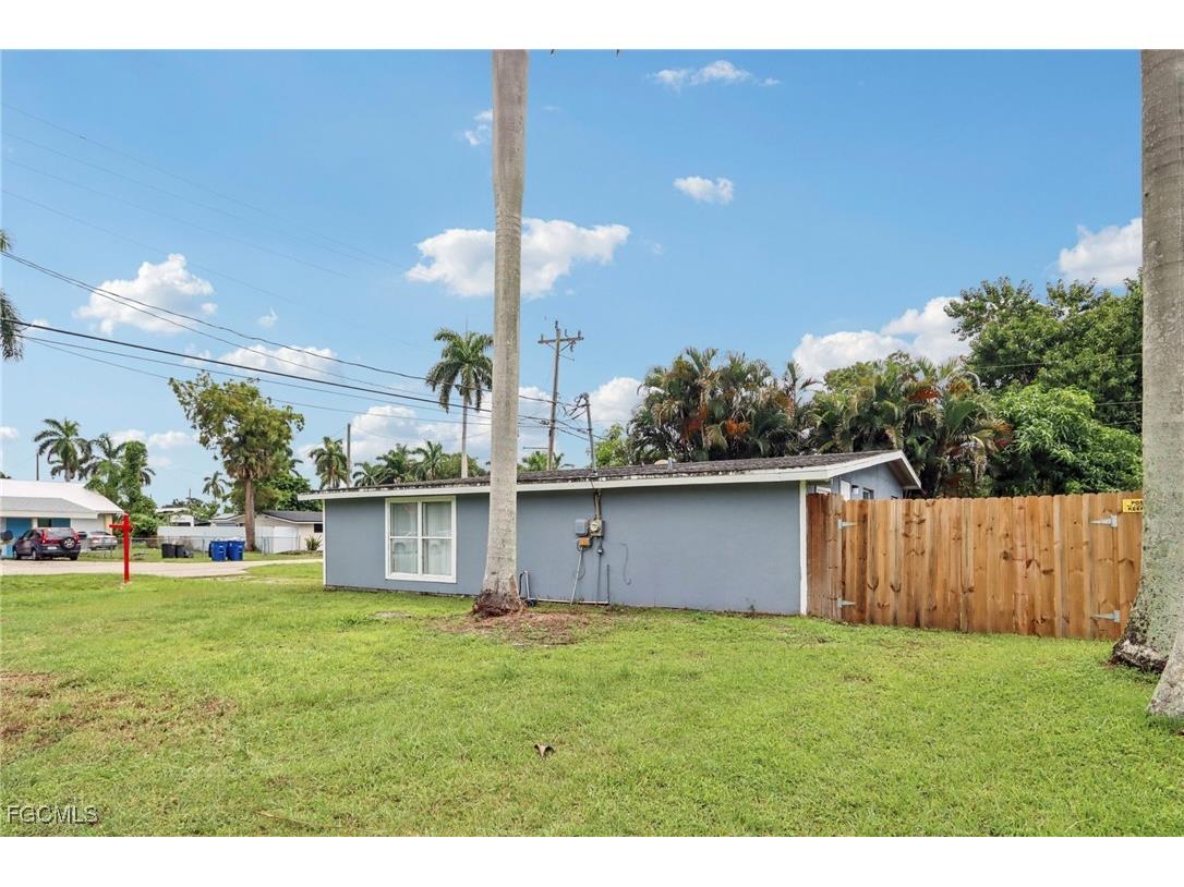 89 Cabana Avenue North Fort Myers FL 33903 2025007779 image3