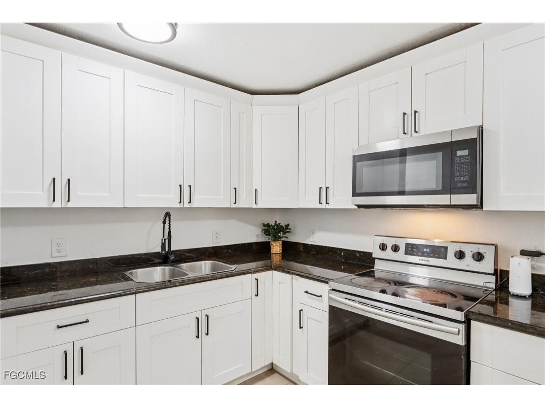 89 Cabana Avenue North Fort Myers FL 33903 2025007779 image8