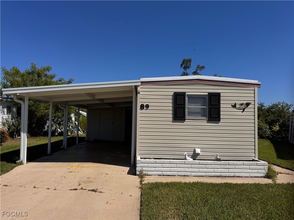 89 Sun Circle Fort Myers FL 33905 2025015199 image1