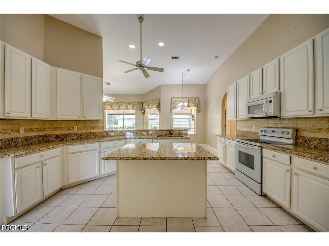 8904 Baytowne Loop Fort Myers FL 33908 2026025657 image2