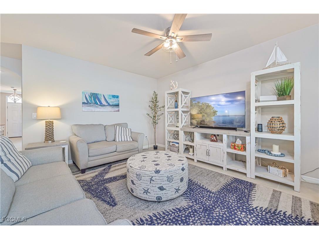 8908 Cascade Price Circle North Fort Myers FL 33917 2025005394 image10