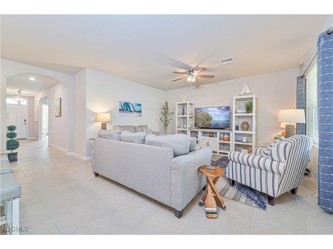 8908 Cascade Price Circle North Fort Myers FL 33917 2025005394 image11