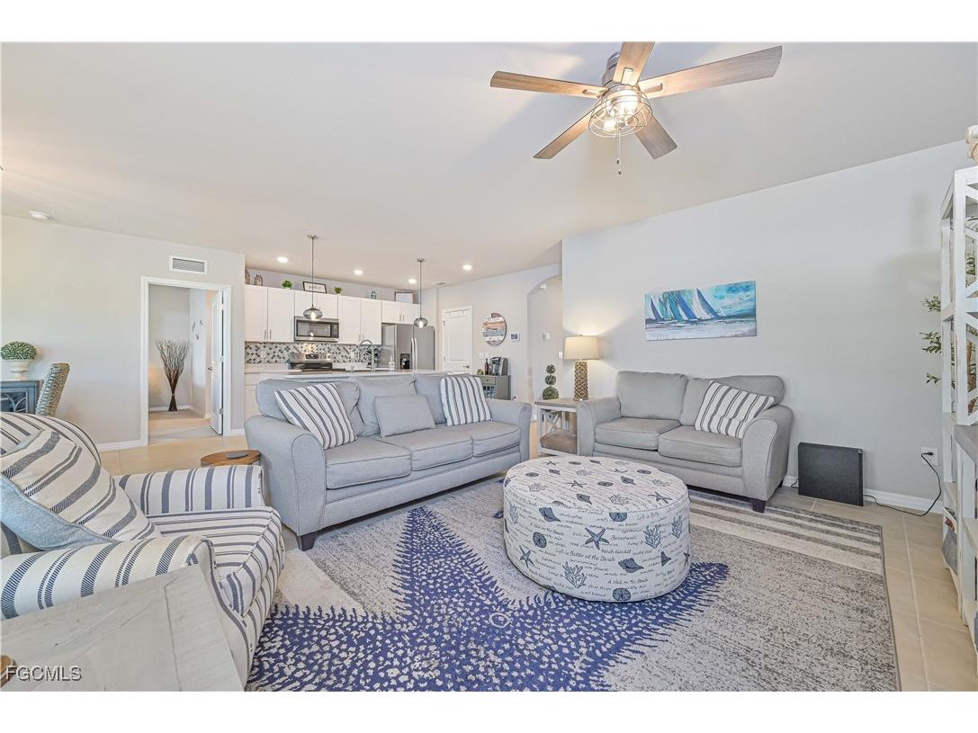 8908 Cascade Price Circle North Fort Myers FL 33917 2025005394 image12