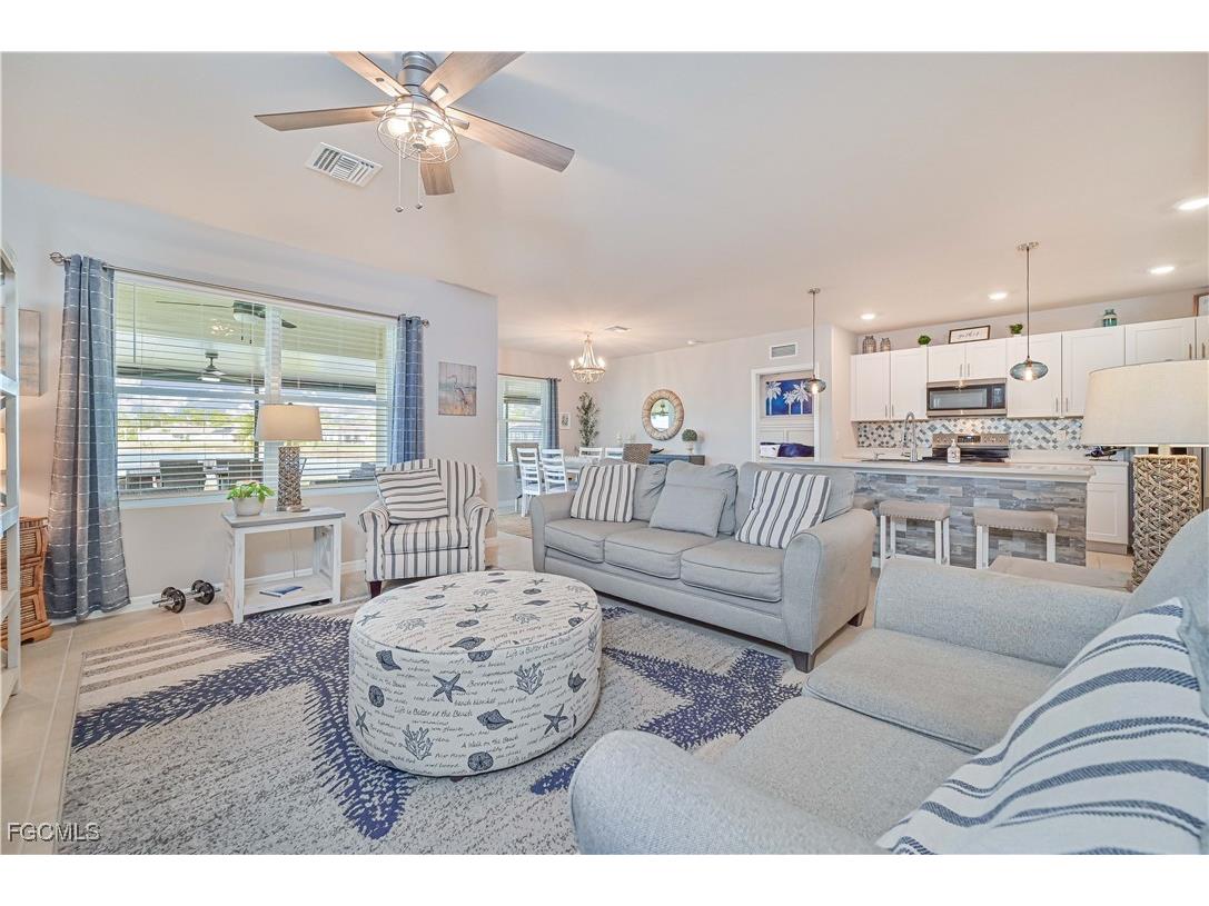 8908 Cascade Price Circle North Fort Myers FL 33917 2025005394 image13