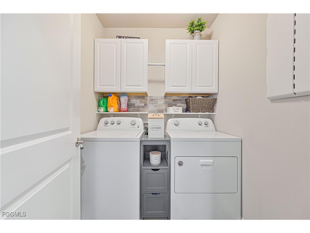 8908 Cascade Price Circle North Fort Myers FL 33917 2025005394 image31