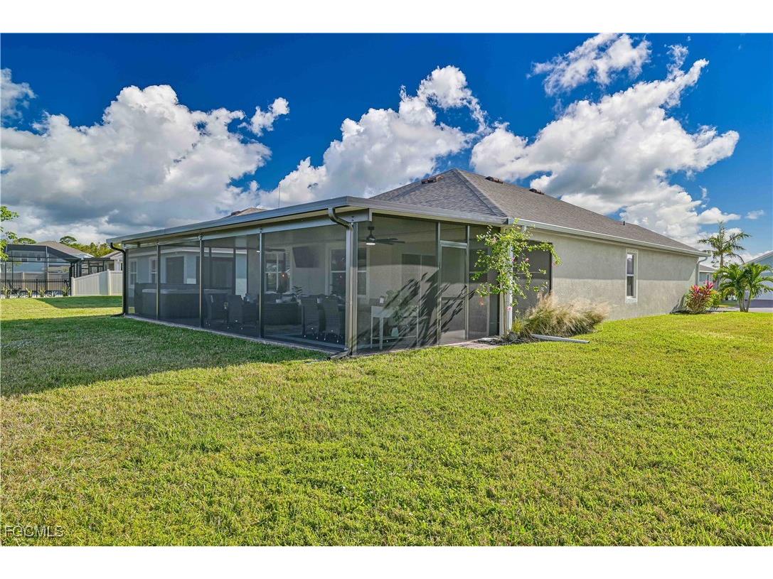 8908 Cascade Price Circle North Fort Myers FL 33917 2025005394 image33