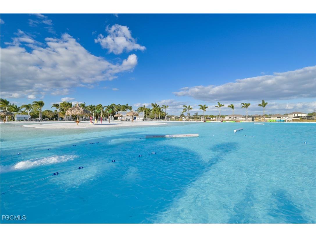 8908 Cascade Price Circle North Fort Myers FL 33917 2025005394 image37