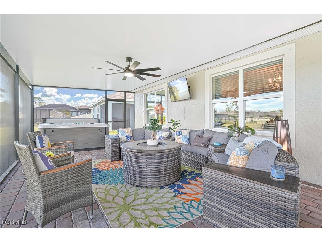 8908 Cascade Price Circle North Fort Myers FL 33917 2025005394 image6