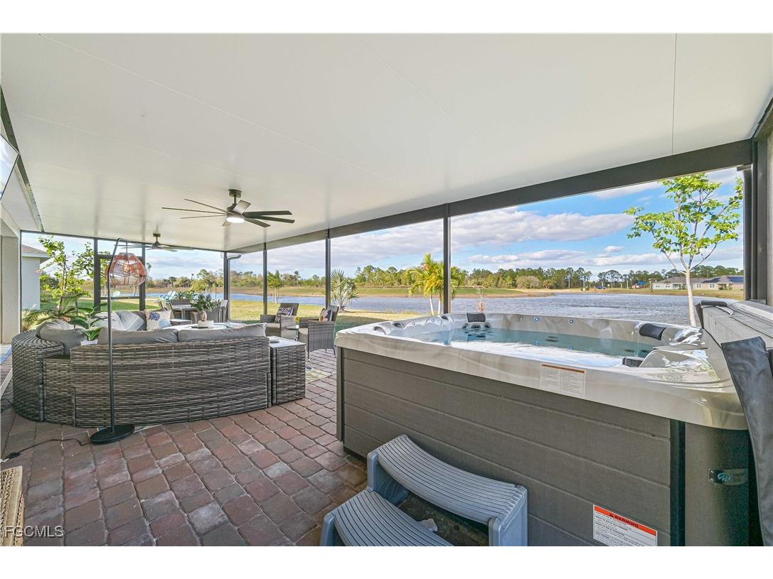 8908 Cascade Price Circle North Fort Myers FL 33917 2025005394 image7