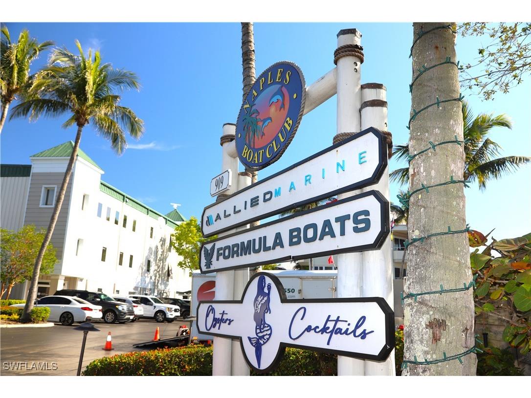 891 10th Street S Naples FL 34102 225051091 image1